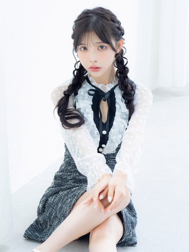 [韓国ドレス] ミニドレス フリル ドット柄 シースルー 長袖 ネックリボン バストカット 谷間魅せ Aライン キャバドレスのイメージ画像1