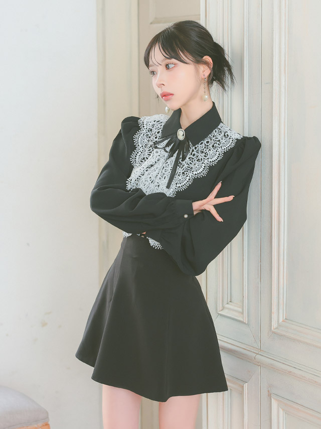 [韓国ドレス] セットアップ ワンピース ブローチ付き 長袖 ケミカルレース 襟付き フリル ブラウス スカートパンツ Aライン キャバドレスのイメージ画像4