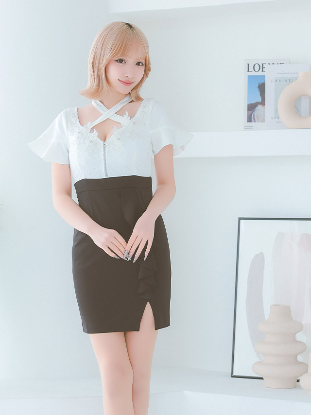 フリル袖立体フラワー刺繍バストシッパーデザインクロスネック半袖スリットバイカラータイトミニドレスのイメージ画像1