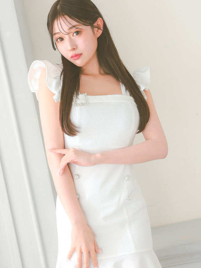 ノースリーブブリル袖ワンカラーパールダブルボタン裾フリルストレッチタイトミニドレスのイメージ画像4