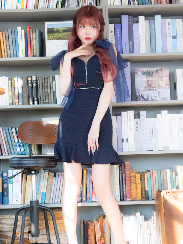 タイトミニドレス 谷間 バストジップ ノースリーブ チュールリボン ツイード 上品 (聖菜着用)のイメージ画像1