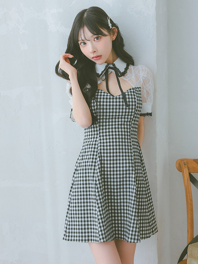 襟デザイン バストカット ネックリボン チェック柄 半袖 谷間魅せ フレアミニドレスのイメージ画像4