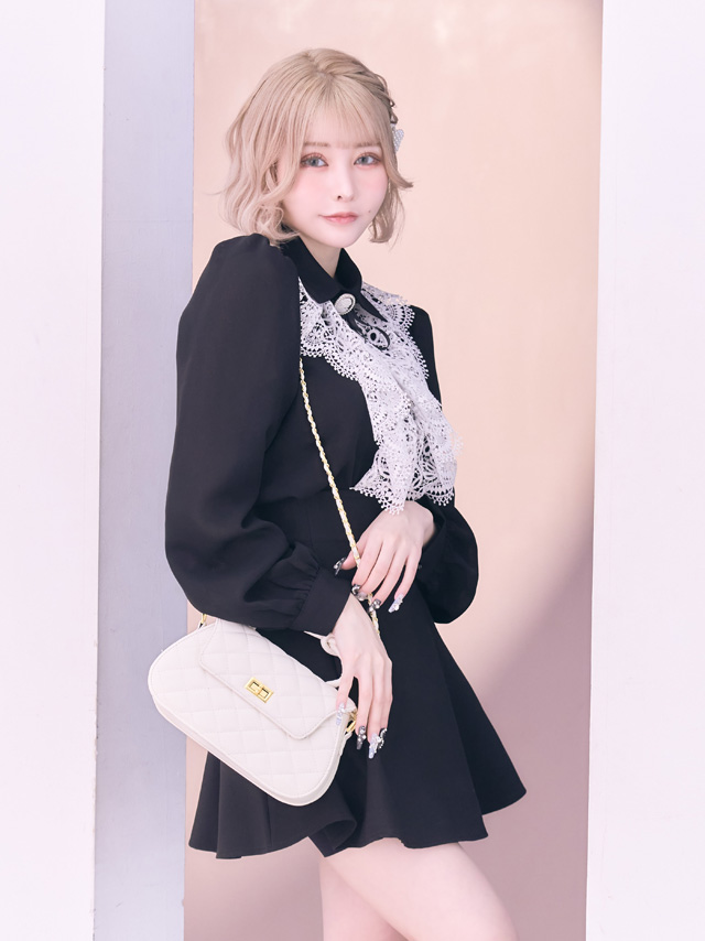 セットアップ ブローチ付き 長袖 ケミカルレース 襟付き フリル ブラウス スカートパンツ フレアミニドレスのイメージ画像1