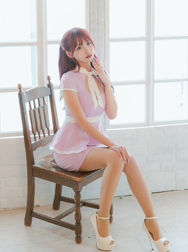 タイト ミニドレス 谷間 ジップ レース 上品 ストレッチ 袖あり 七分袖 ウエストベルト付き ブラジャーのまま ベルスリーブ ワンカラーのイメージ画像4