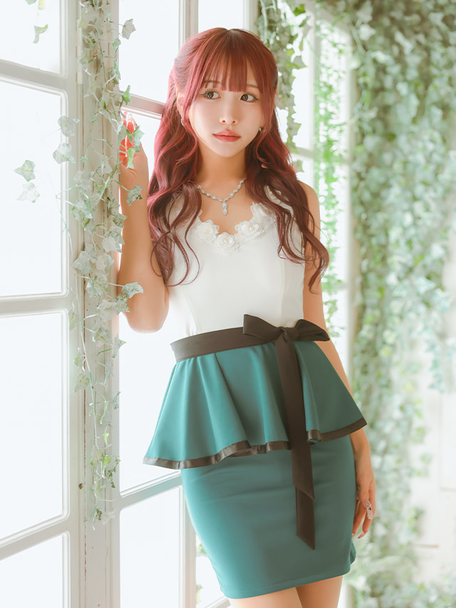 ミニドレス タイト 大きいサイズ レース 大人 ノースリーブ ストレッチ ペプラム ウエストリボン 白 キャメル XL XXL 4L 5L 6L キャバドレスのイメージ画像1