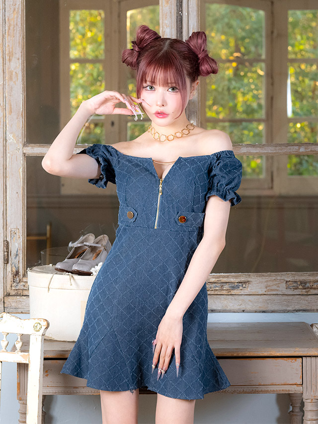 ワンピース Aライン ミニドレス 谷間 オフショルダー ジップ チェック柄 デニム パフスリーブ サイドベルト バストカット 同伴 キャバドレスのイメージ画像1