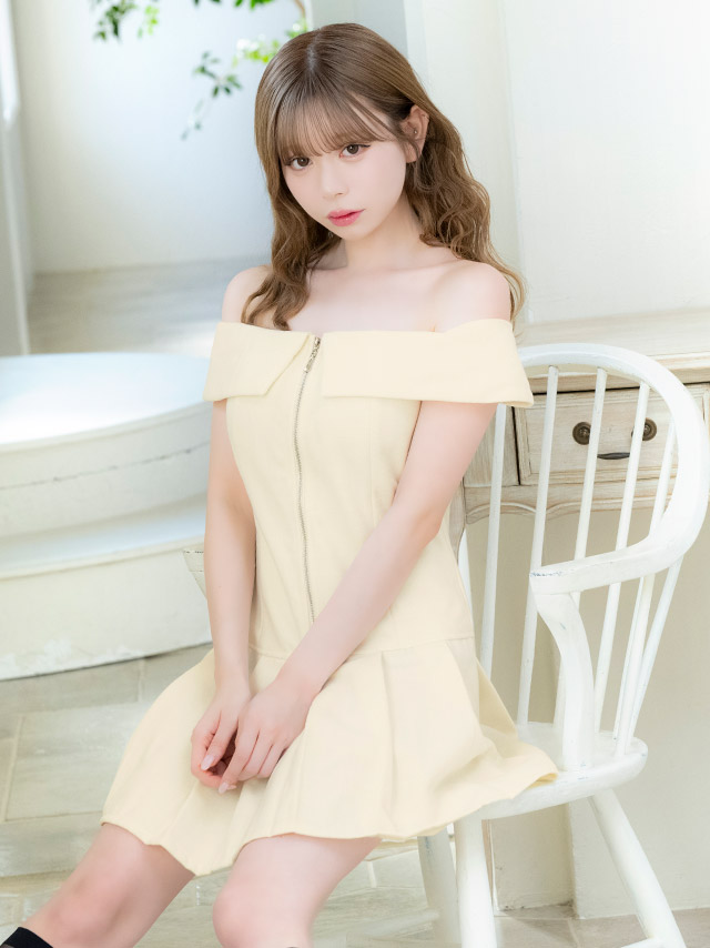 ミニドレス Aライン オフショルダー 大きいサイズ 上品 ジップ ワンカラー プリーツ キャバドレスのイメージ画像2