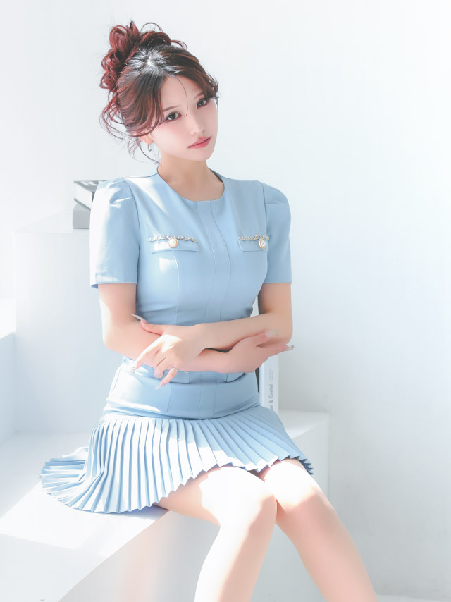 ミニドレス 半袖 ストレッチ パール ゴールドチェーン フェイクポケット プリーツ 胸元カバー 下着のまま 水色 XL XXL Aライン キャバドレスのイメージ画像2