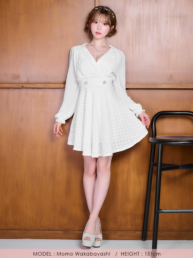 膝丈ドレス Aライン 長袖 ツイード ラメ ワンピース Vネック 大人 上品 二の腕カバー 下着のまま お呼ばれ 高身長 白 キャバドレスのフロント全身