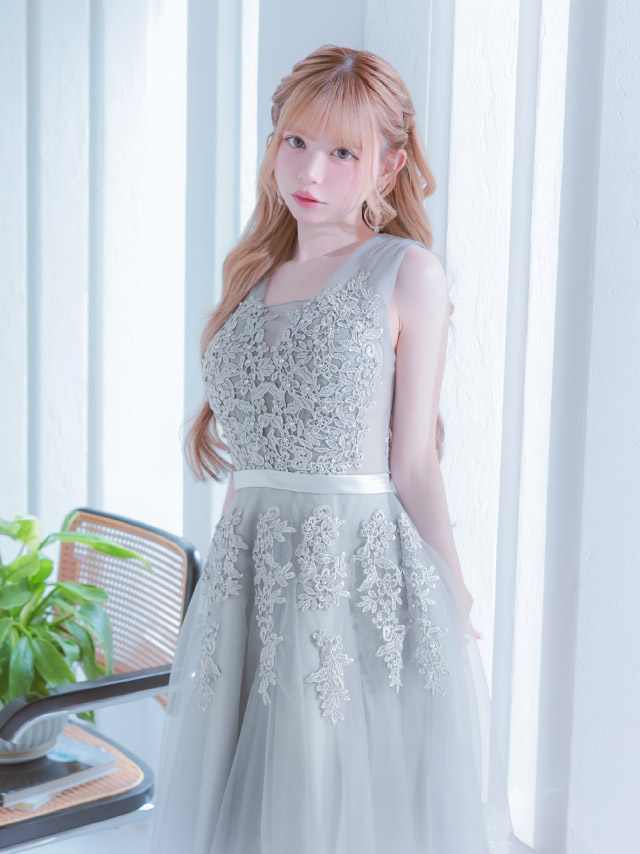 膝丈ドレス バースデー ノースリーブ 刺繍 レース 谷間 チュール 高身長 グレー XL XXL XSあり Aライン キャバドレスのイメージ画像1