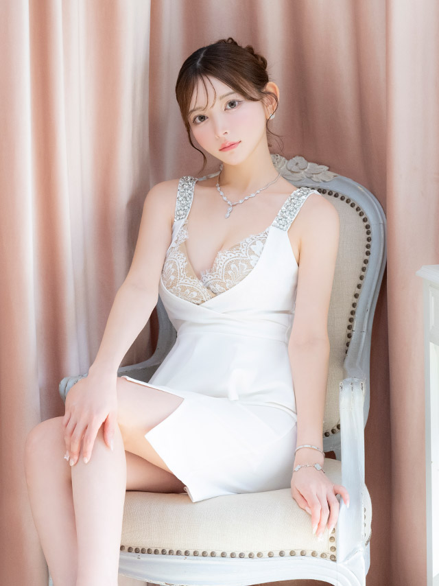 タイト ミニドレス 谷間 大きいサイズ レース 大人 ノースリーブ ストレッチ ペプラム ハートカット キラキラビジューのイメージ画像4