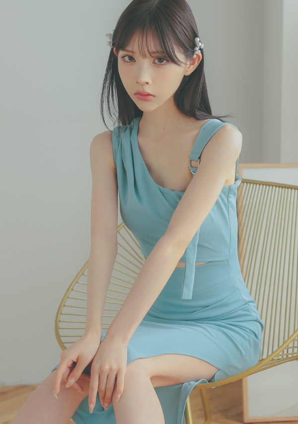 韓国ドレス 膝丈ドレス ワンショルダー風 アシメショルダー ウエストカット ギャザー タイト キャバドレスのイメージ画像2