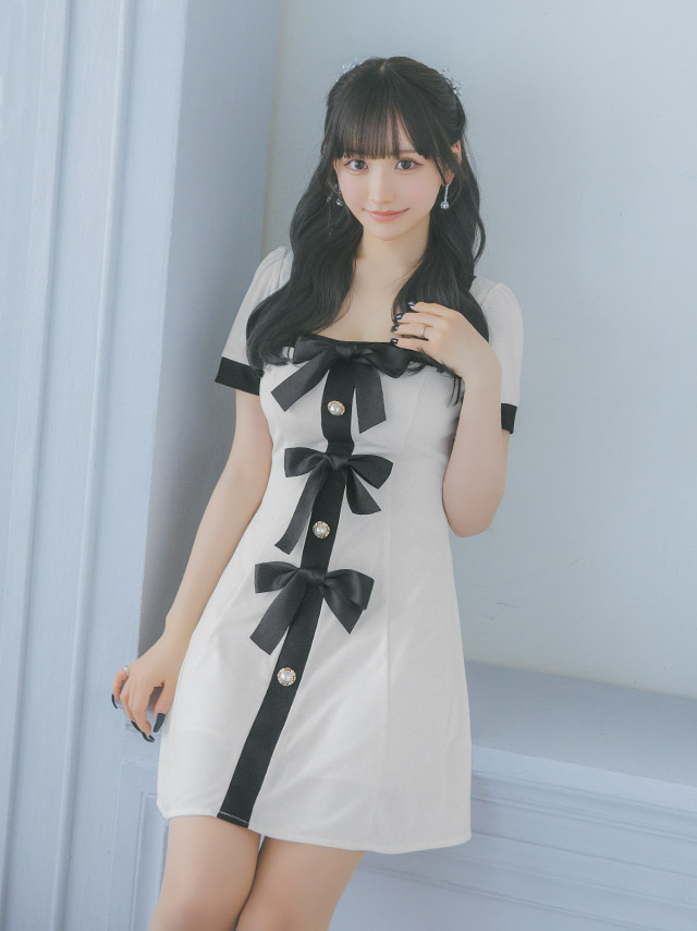韓国ドレス ミニドレス 半袖 スクエアネック パイピング サテンリボン モノトーン 胸元カバー Aライン キャバドレスのイメージ画像2