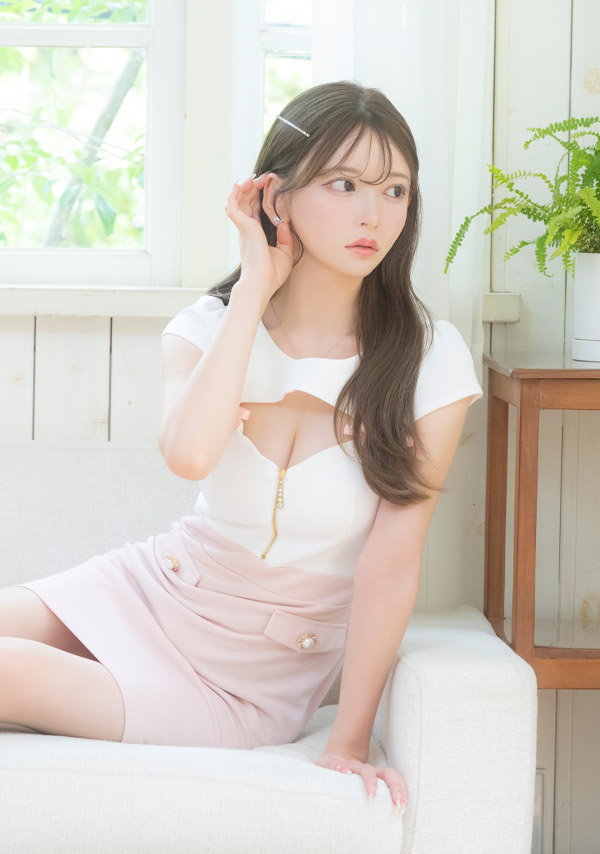 韓国ドレス ミニドレス ネックリボン 襟付き 半袖 パフスリーブ バストカット ギンガムチェック柄 谷間魅せ Aライン キャバドレスイメージ画像1