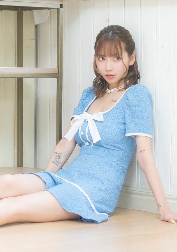 韓国ドレス ワンピース ストレッチ 半袖 ネックリボン パフスリーブ ブラジャーのまま 裾フリル スクエアネック パイピングレース ブルー 水色 タイト キャバドレスイメージ画像1