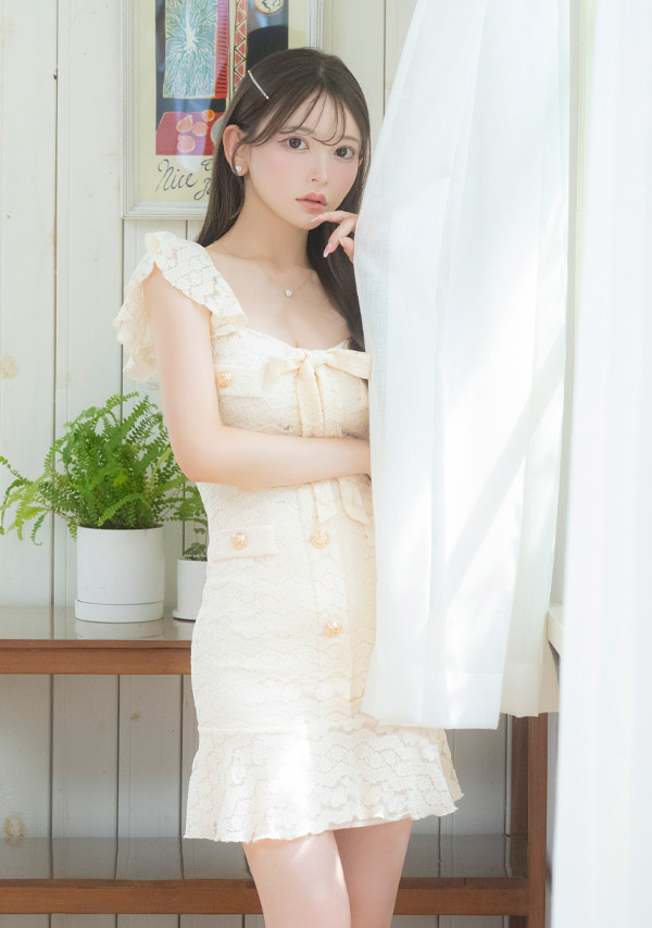 韓国ドレス ミニドレス シンプル 総レース ガーリー ノースリーブ ストレッチ ブラジャーのまま ネックリボン ゴールドボタン 裾フリル タイト キャバドレスイメージ画像1