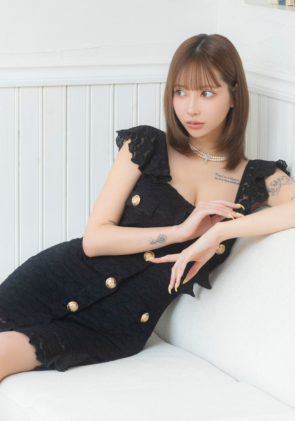 韓国ドレス ミニドレス シンプル 総レース 大人 ノースリーブ ストレッチ ブラジャーのまま ネックリボン ゴールドボタン 裾フリル タイト キャバドレスイメージ画像1