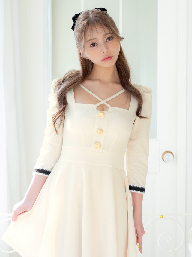 ワンピース Aライン ミニドレス 袖あり ゴールドボタン スクエアネック クロス ストレッチ 胸元カバー 同伴 アイボリー ブラのまま着れる キャバドレスイメージ画像1