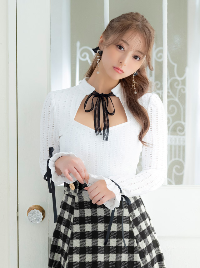 ミニドレス Aライン ワンピース 谷間 バストカット ネックリボン 長袖 二の腕カバー チェック柄 白 同伴 キャバドレスイメージ画像1