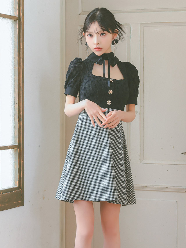 韓国ドレス ミニドレス ネックリボン 襟付き 半袖 パフスリーブ バストカット ギンガムチェック柄 谷間魅せ Aライン キャバドレスのイメージ画像2