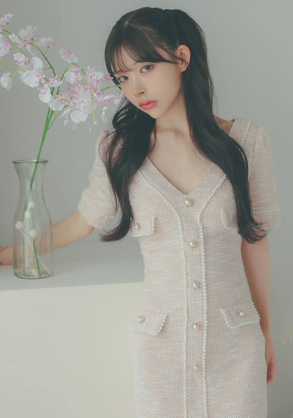 韓国ドレス ミニドレス ストレッチニット Vネック パールボタン 半袖 タイト キャバドレスのイメージ画像2