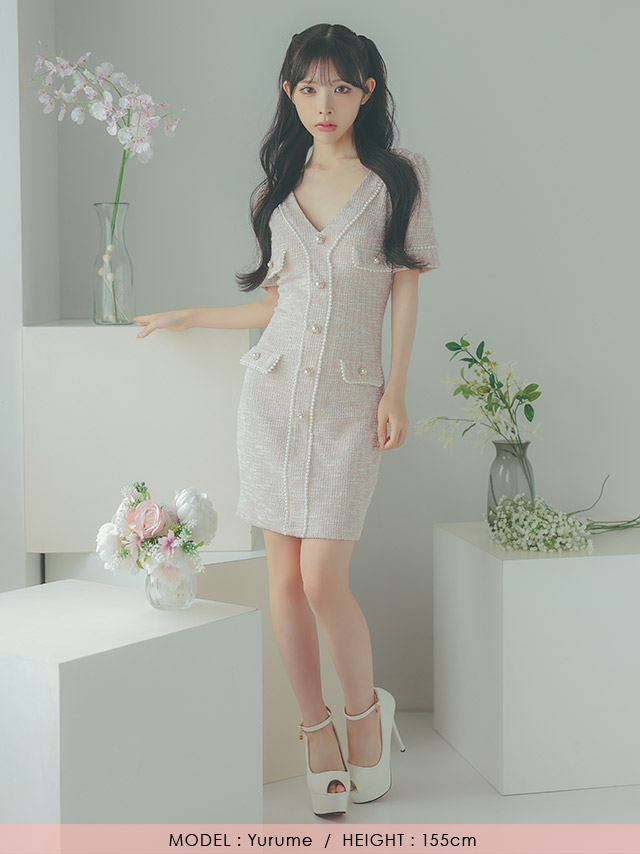 韓国ドレス ミニドレス ストレッチニット Vネック パールボタン 半袖 タイト キャバドレスのフロント全身