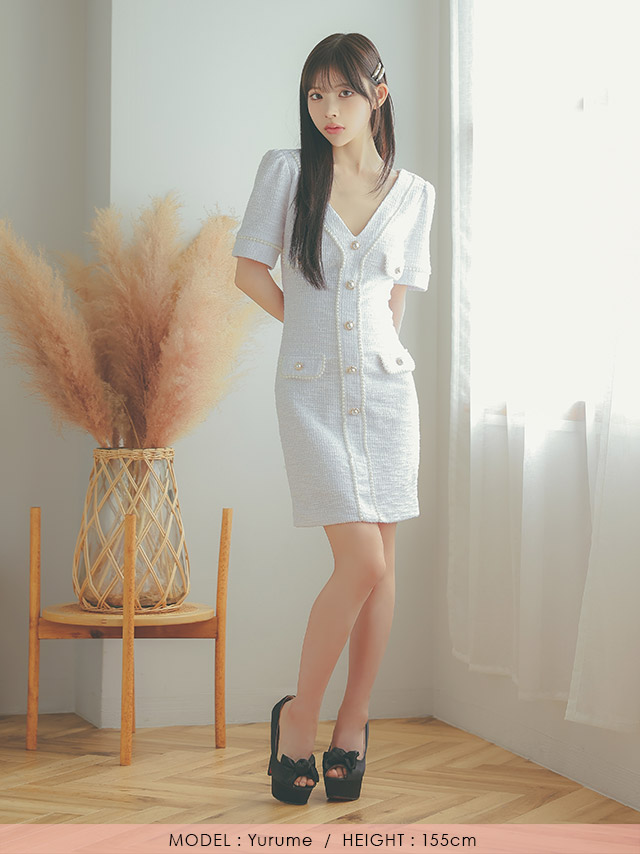 韓国ドレス ミニドレス ストレッチニット Vネック パールボタン 半袖 タイト キャバドレスのフロント全身