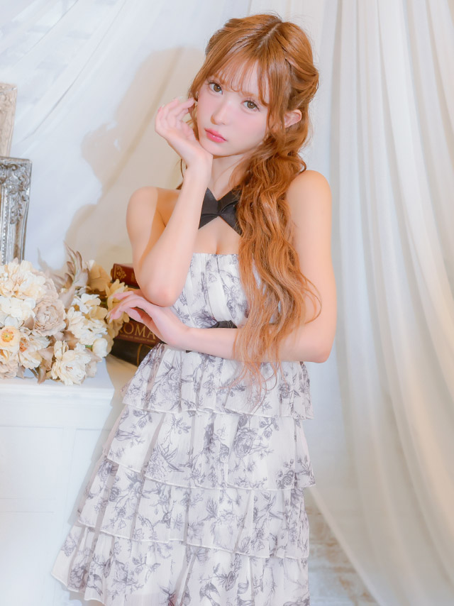 ミニドレス フロントクロスリボン 花柄 ボタニカル ウエストリボン ティアード シフォン 胸元カバー XL 白 Aライン キャバドレス (聖菜着用) [tk-mdyu94738]のイメージ画像1