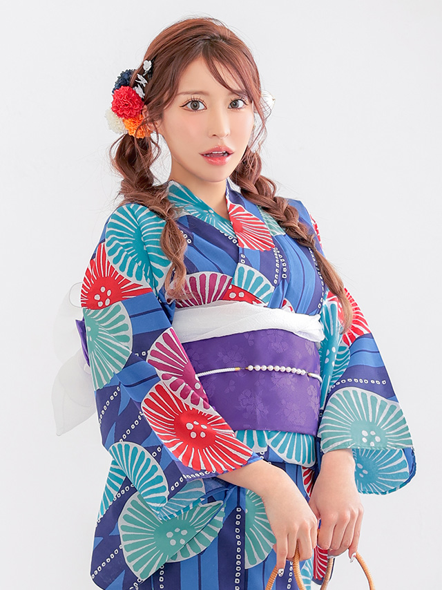 プチプラ 青地 × カラフル 菊柄 レトロ ストライプ ゆかた 2点セットのイメージ画像3