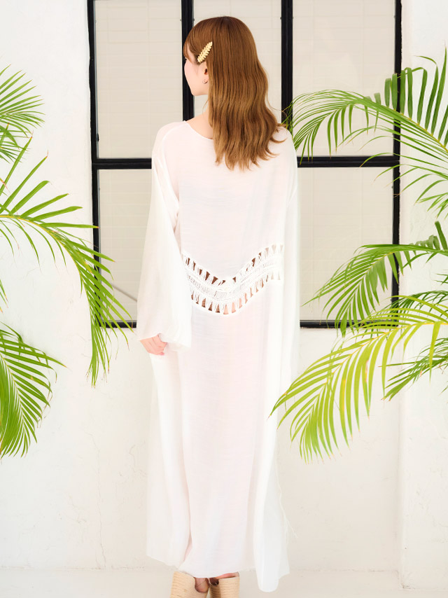 羽織り 体型カバー 袖あり かぎ編み ロング丈 ガウン ホワイトのバック画