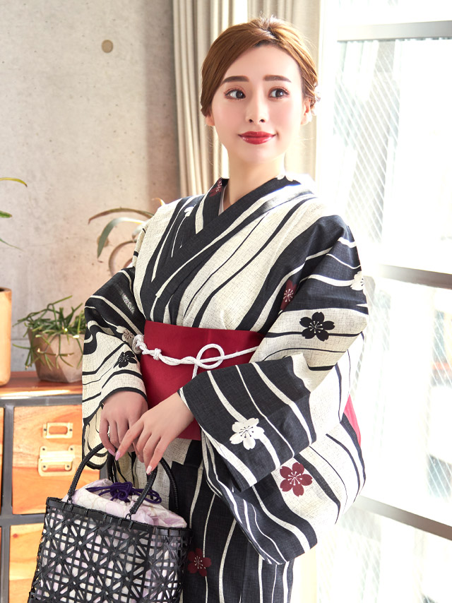 レトロシリーズ 椿柄 よろけ縞 浴衣・帯2点セット 着用イメージ1