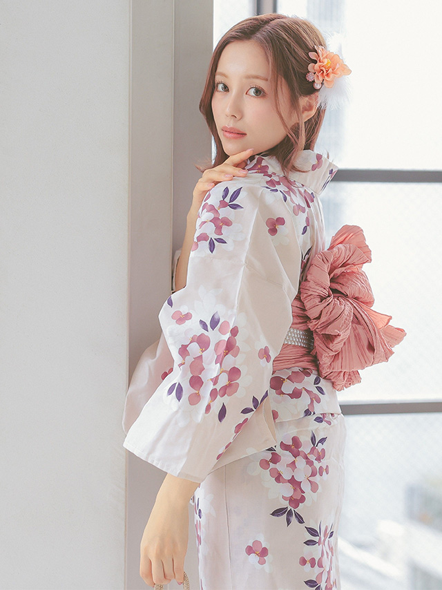 ベージュ地 × 淡いピンク 桜 ゆかた3点セットのイメージ画像2
