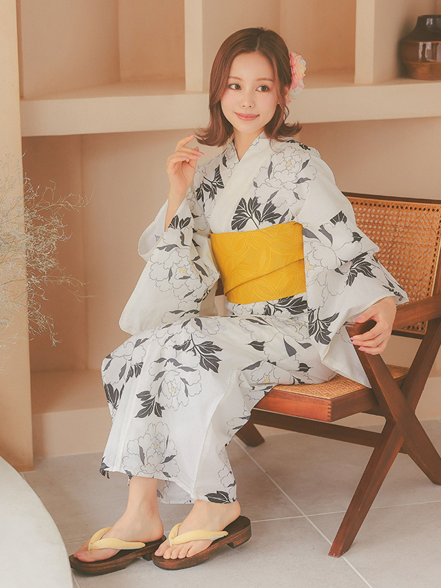モノトーン 白地 × 牡丹 麻の葉 ゆかた3点セットのイメージ画像1
