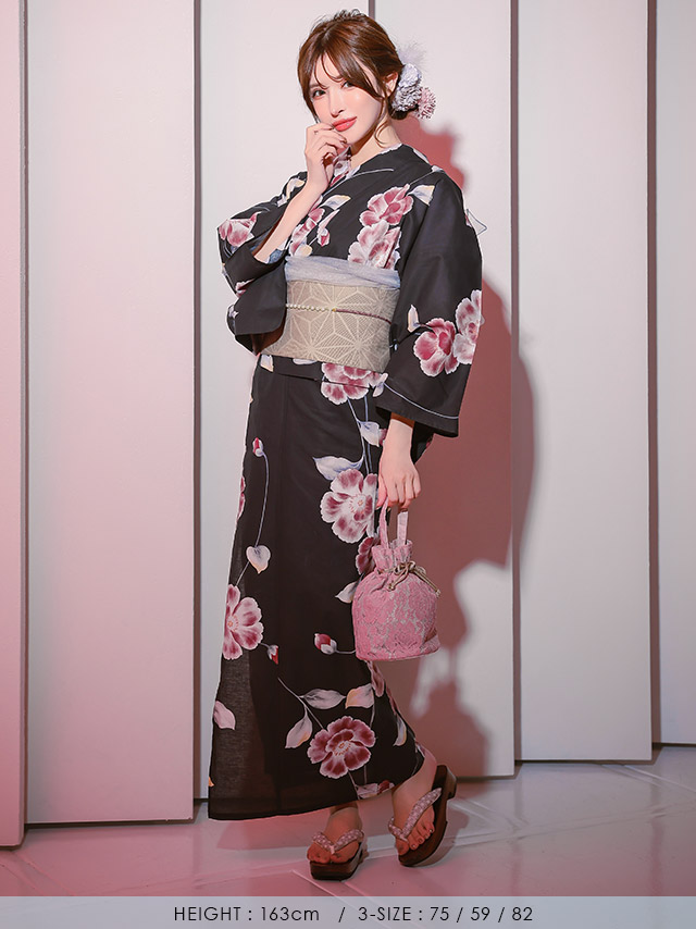 妖艶 黒地 グラデーション シャクナゲ セパレート ゆかた3点セットの全身フロント画像