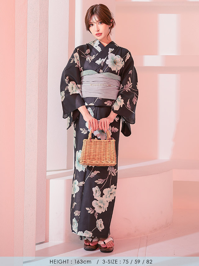 妖艶 濃灰色 ニュアンスフラワー ゆかた2点セットの全身フロント画像