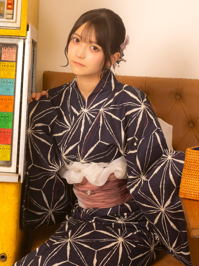 麻の葉 幾何学柄 紺地 レトロ 2点セット 黒嵜菜々子着用 イメージ3