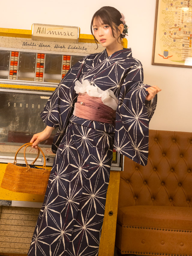 麻の葉 幾何学柄 紺地 レトロ 2点セット 黒嵜菜々子着用 イメージ4