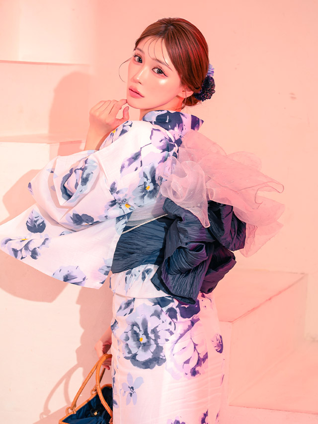 白地 水彩 フラワー 大人っぽい 妖艶 グラデーション 青 ブルベ 白 紺色 ネイビー 2点セット 着用イメージ4