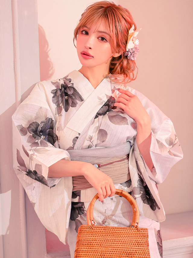 黒地 椿柄 大人っぽい 妖艶 モダン ニュアンス グラデーション 黒 ブラック 白 赤 2点セット 着用イメージ1
