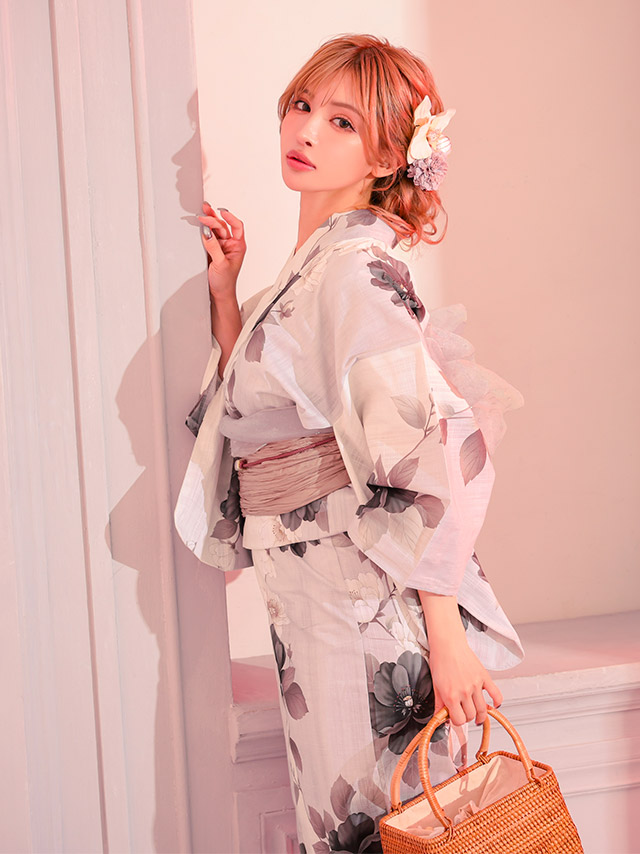 黒地 椿柄 大人っぽい 妖艶 モダン ニュアンス グラデーション 黒 ブラック 白 赤 2点セット 着用イメージ4