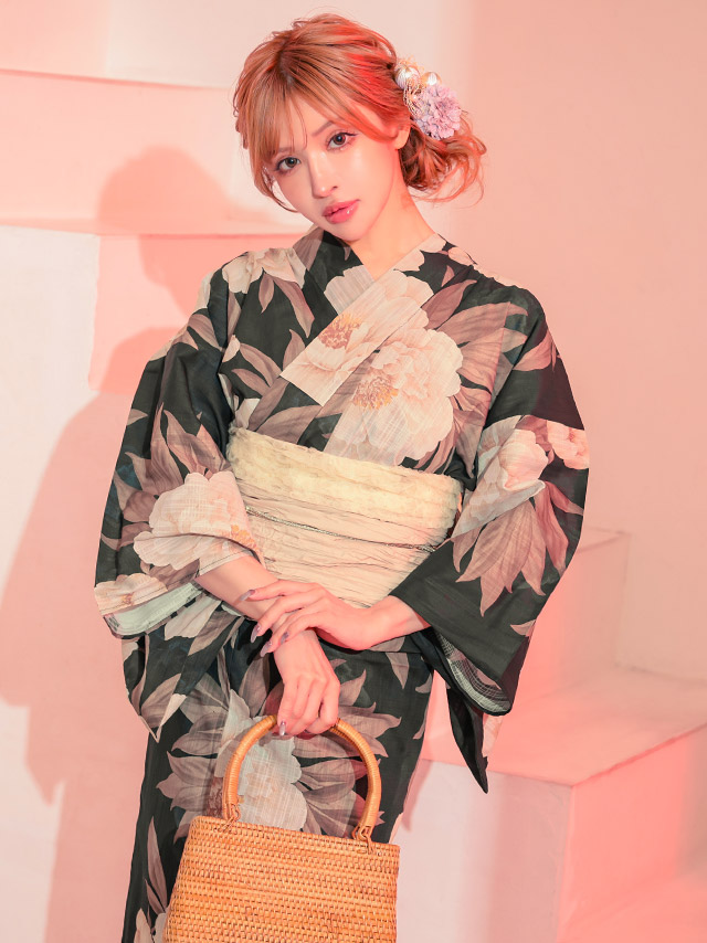 黒地 椿柄 大人っぽい 妖艶 モダン ニュアンス グラデーション 黒 ブラック 白 赤 2点セット 着用イメージ4