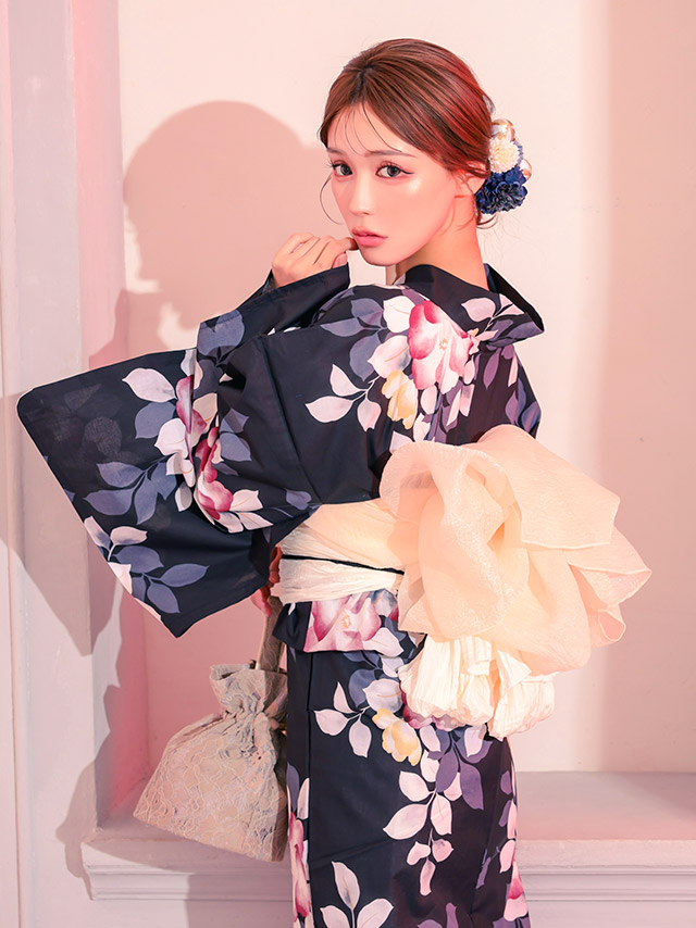 黒地 椿柄 大人っぽい 妖艶 モダン ニュアンス グラデーション 黒 ブラック 白 赤 2点セット 着用イメージ1