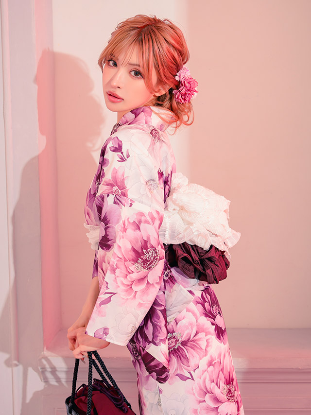黒地 椿柄 大人っぽい 妖艶 モダン ニュアンス グラデーション 黒 ブラック 白 赤 2点セット 着用イメージ1