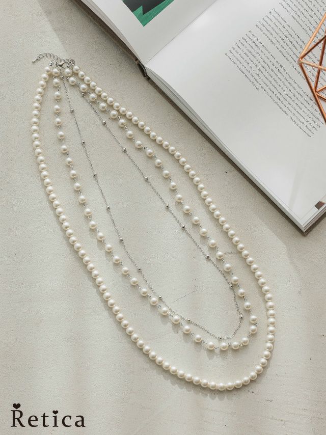 三連パールロングネックレス