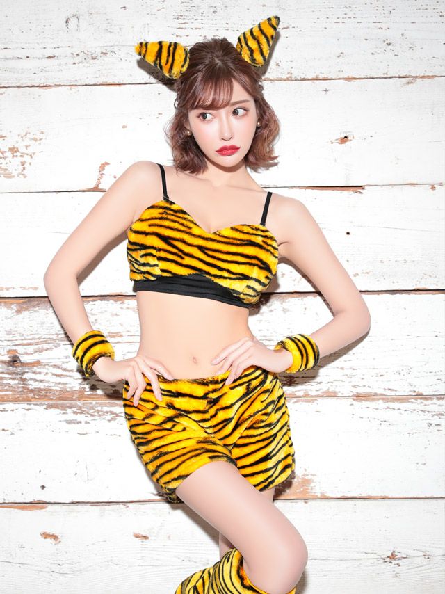 [コスプレ] セクシー鬼ショートパンツへそ出しアニマル [6点セット] (トップス/ショートパンツ/ヘアアクセサリー/ストラップ/カフス/レッグカバー)