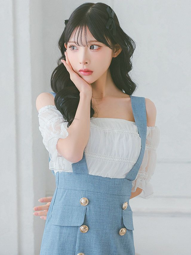 イメージ画像4 キャバドレス 韓国 [Tika/ティカ]久保七瀬着用 オフショル ギャザー サロペット風 タイト ミニドレス ホワイト×ブルー S?Lサイズ 韓国ドレス キャバ ドレス タイトドレス 大きいサイズ ミニ 膝丈 キャバワンピ 私服 シンプル ワンピース 白 青 通販