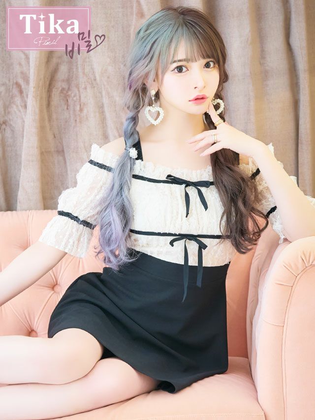 韓国ドレス] 肩あきドット柄リボンハイウエスト切替フレアミニドレス