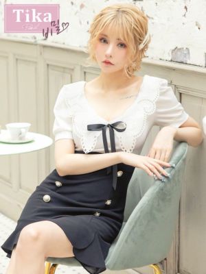 韓国ドレス] 長袖パイピングネックリボンニットフリルフレアミニドレス