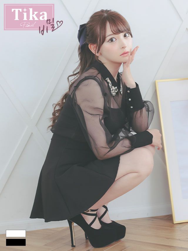 SALE] [韓国ドレス] カップ付きキャミソール長袖シアーブラウス襟 