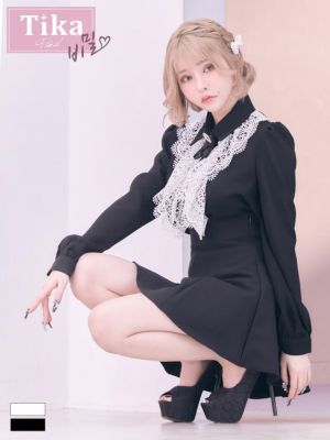 韓国長袖刺繍レースフリルブラウス×ミニスカートパンツブローチ付きセットアップドレス